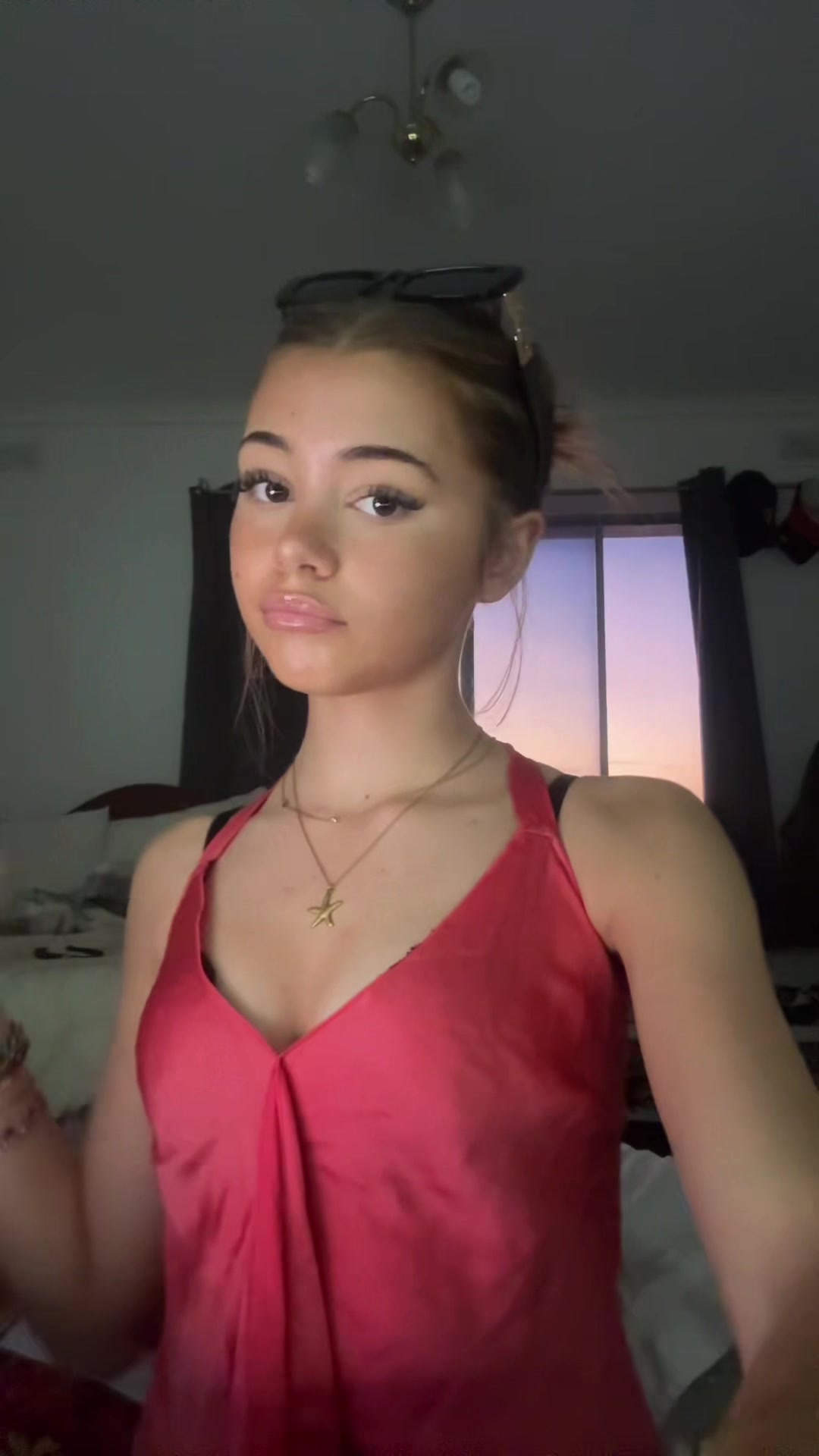 @connieeconw