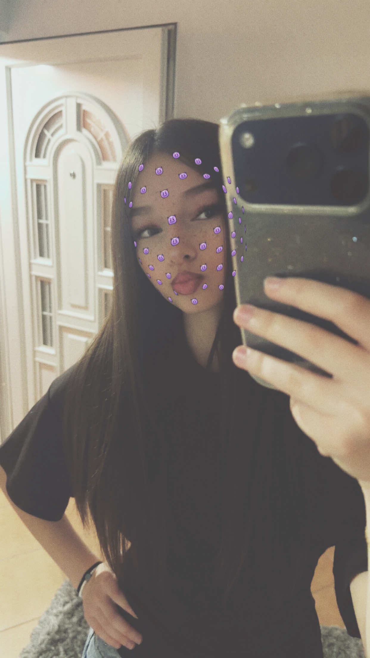 @𝐦 𝐚 𝐫 𝐢 𝐣 𝐚