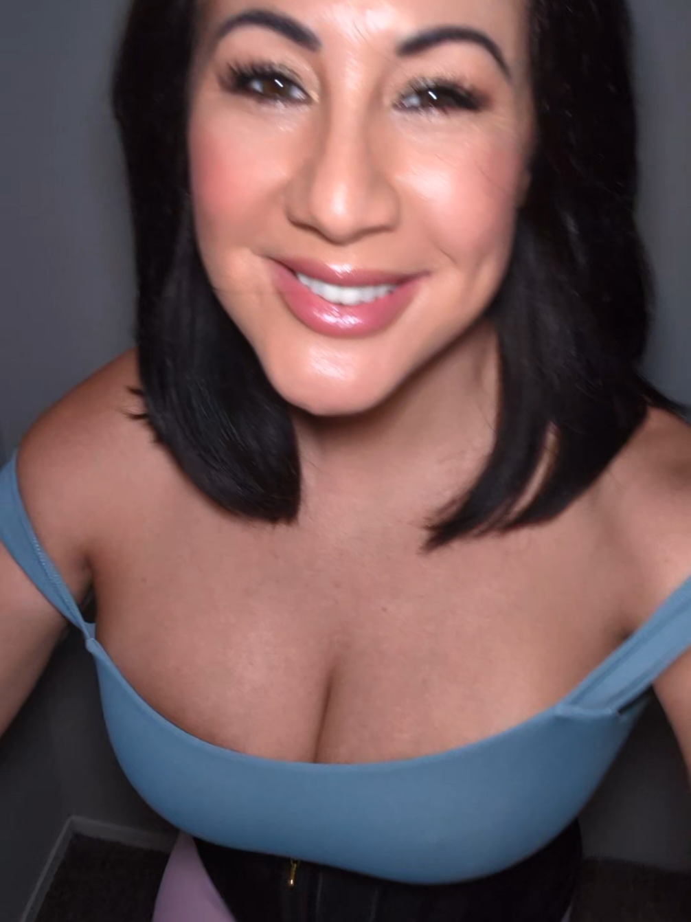 @MiaNavarro