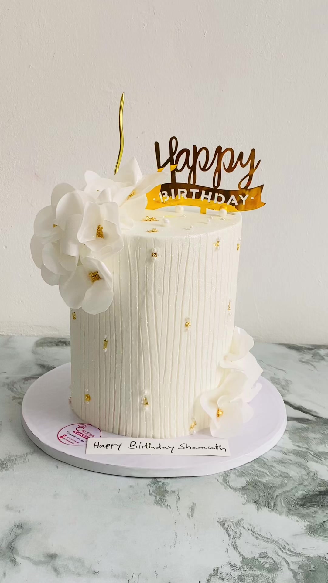 @calesacakes