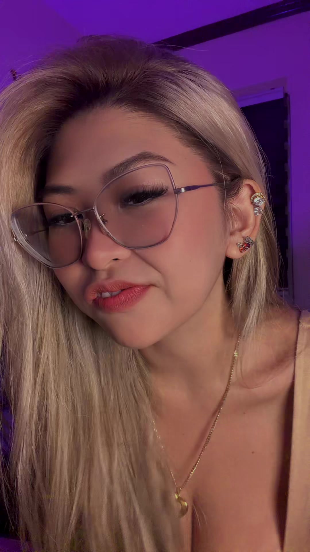 @RoxxieA