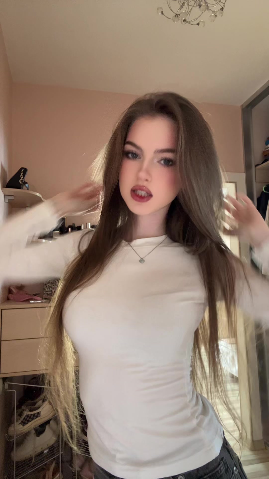 @꧁𝔸𝕃𝕀𝕊𝔸꧂