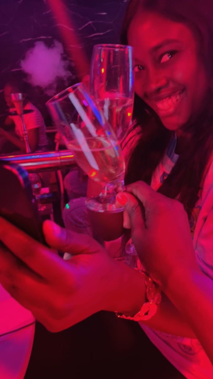 @Sarah Muzi la star