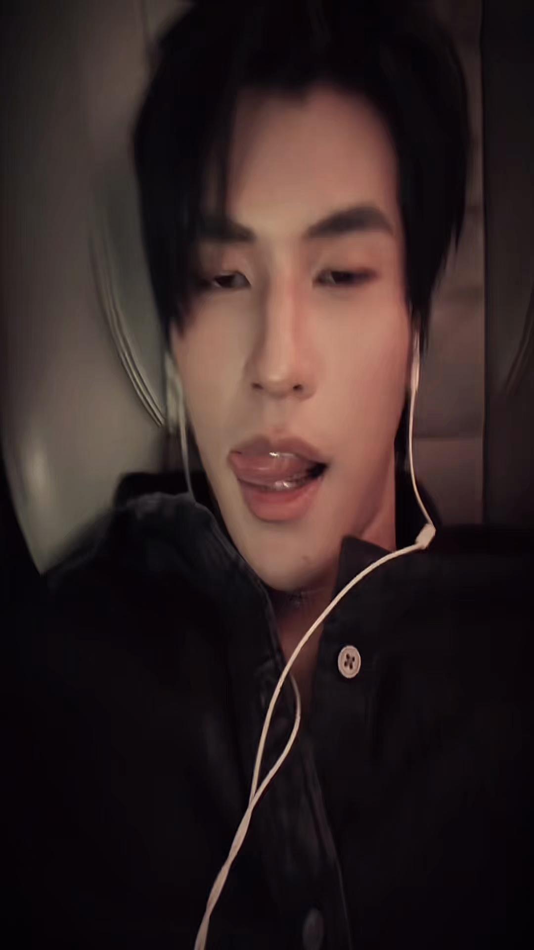 @เดือนนี้เดือนอะไร