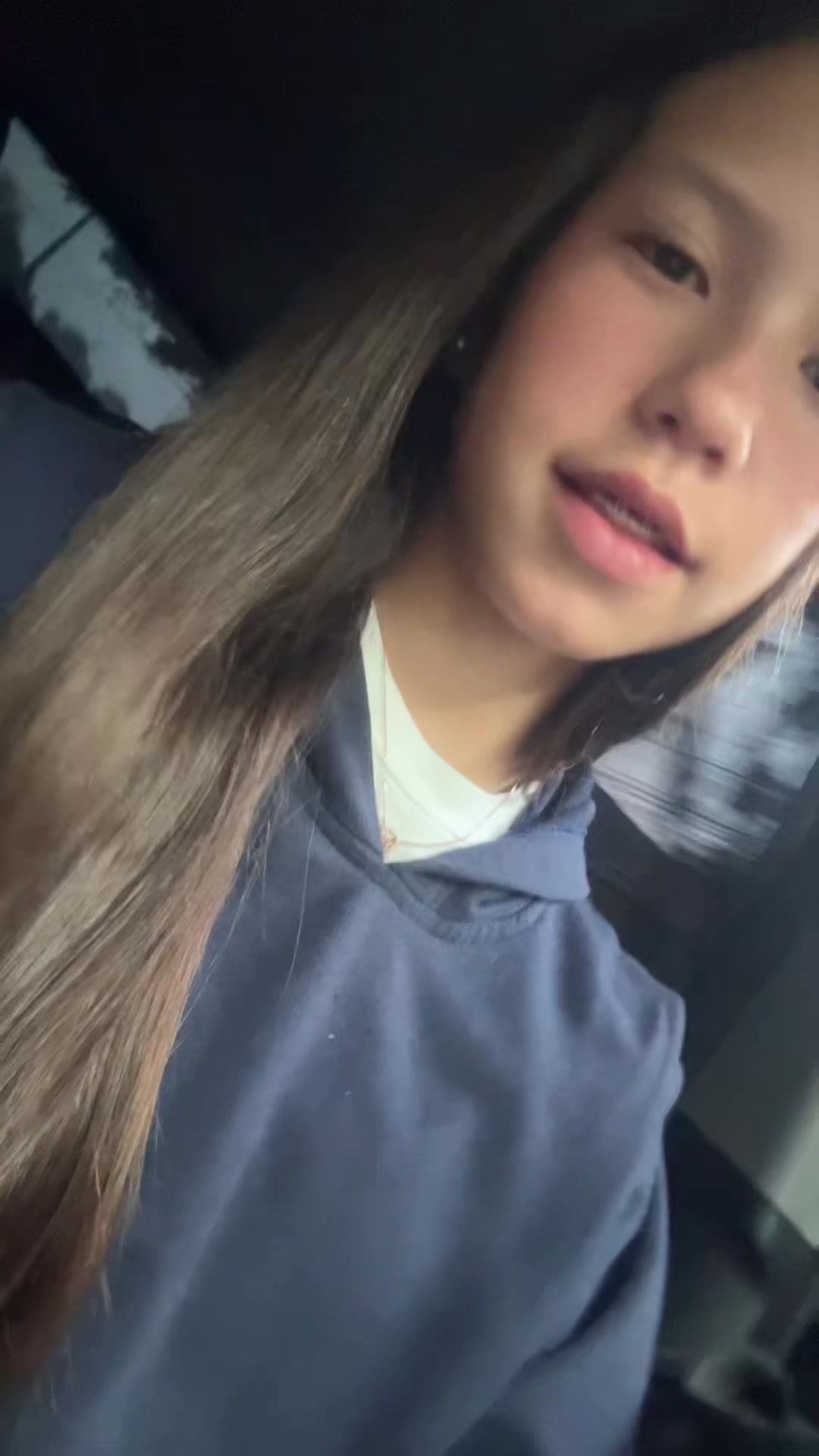 @Vicky_privv