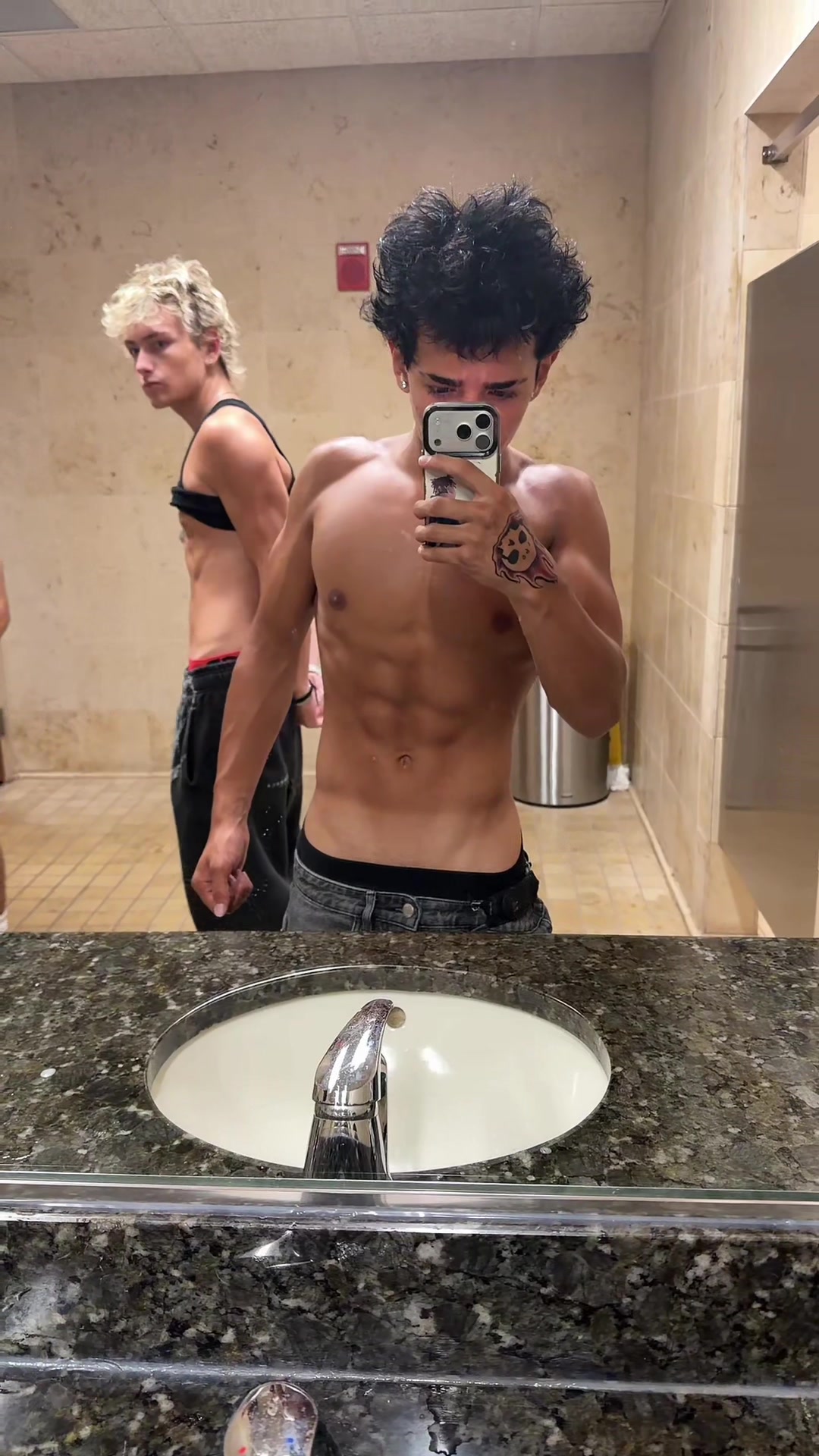 @Dizzzy