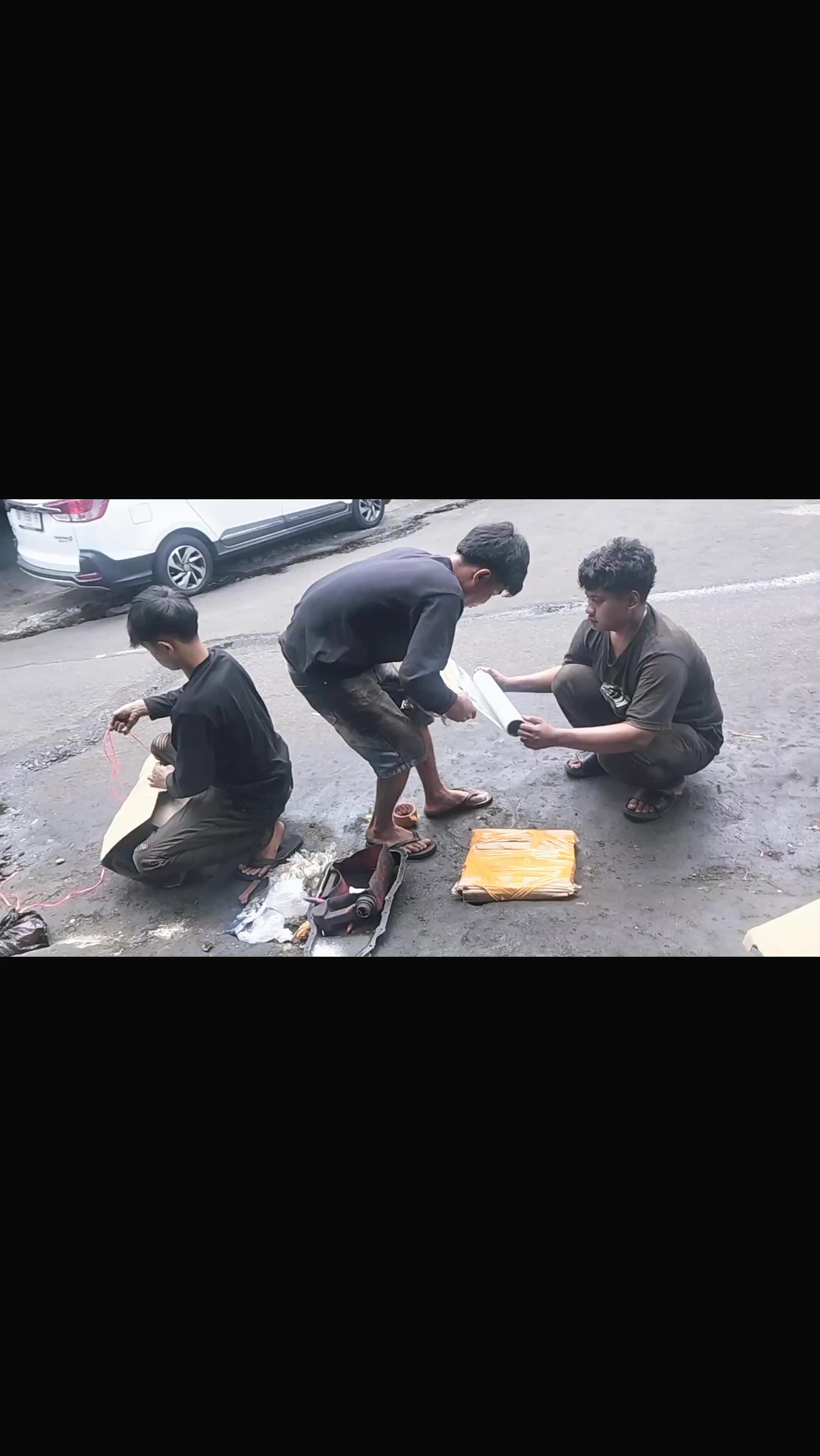 @AJM,/ Arya Jaya Mobil