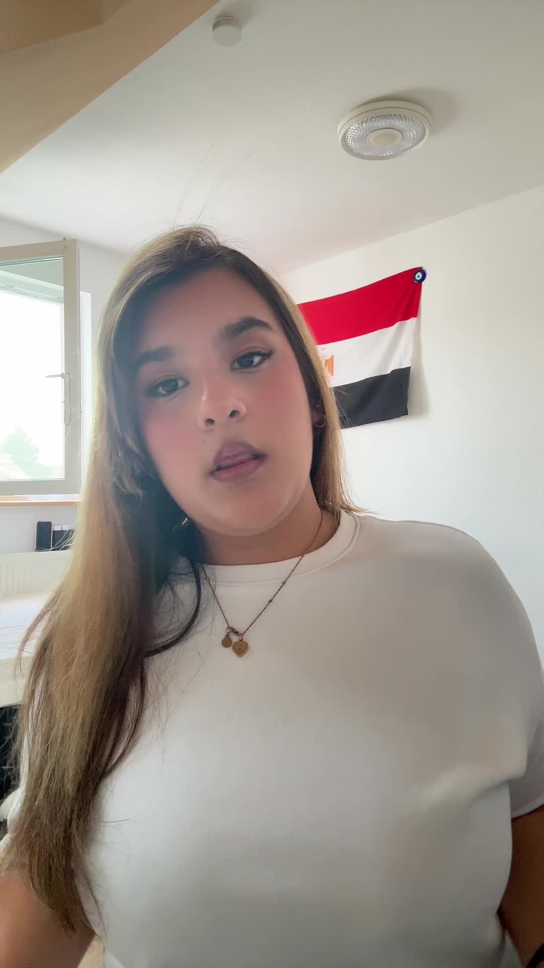 @𝑨𝐥𝐞🥥