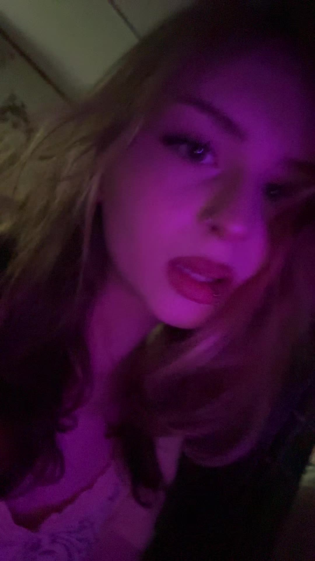 @bella