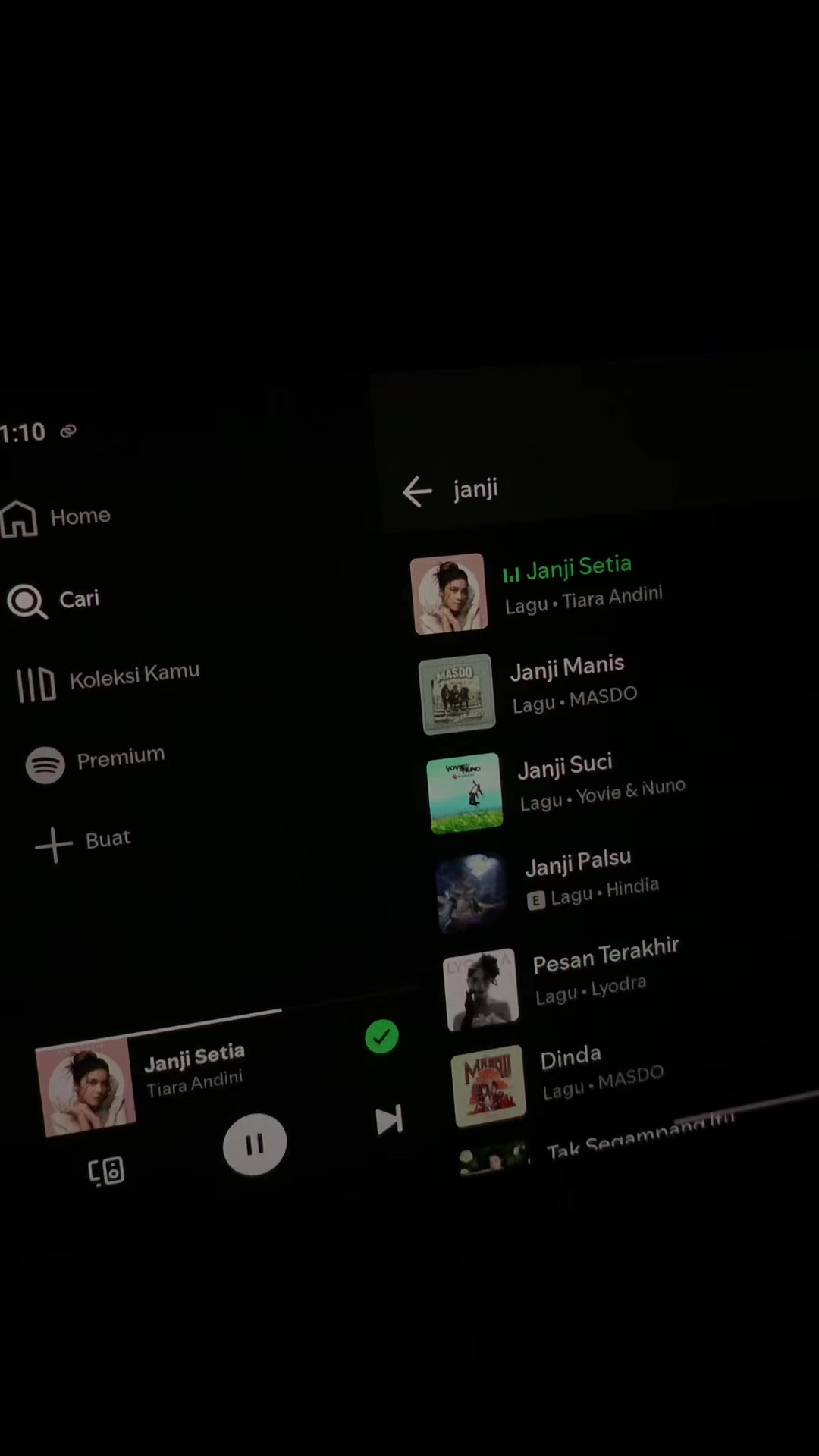 @🎧