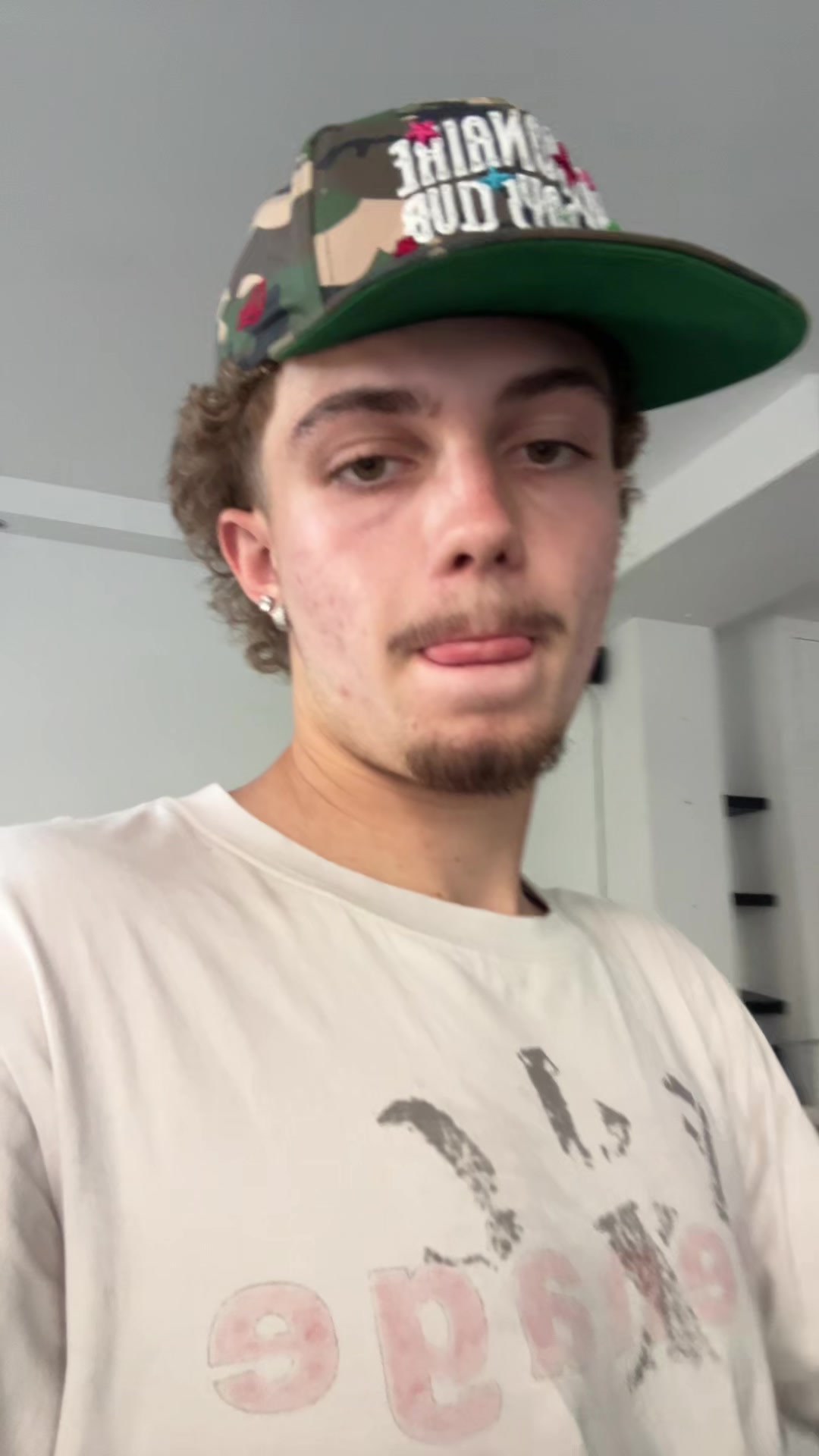 @Sqwimeee