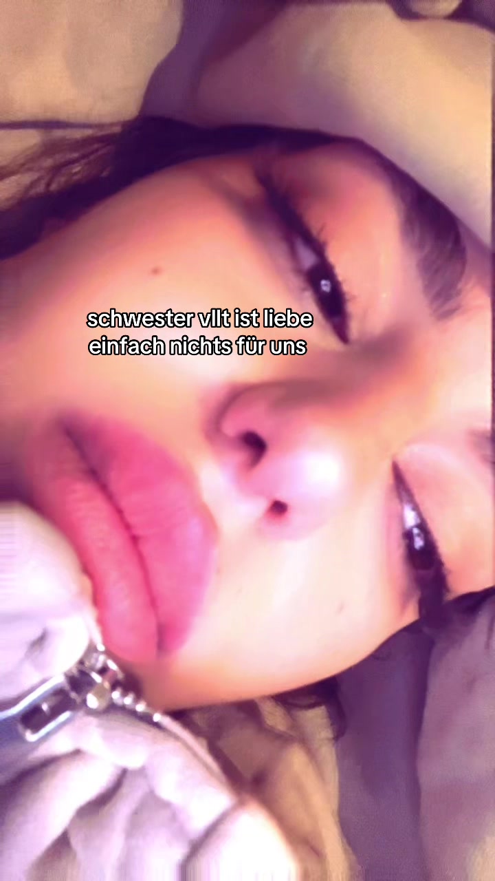 @MiraBks