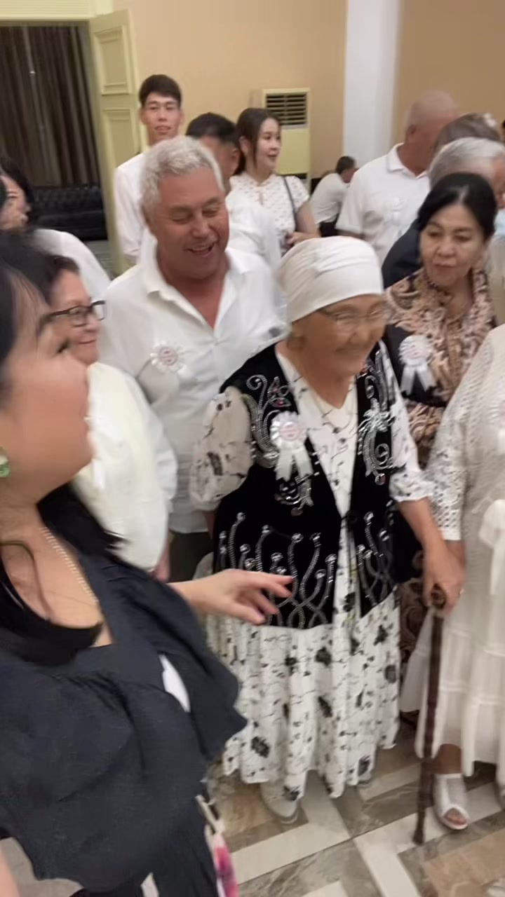 @Динара