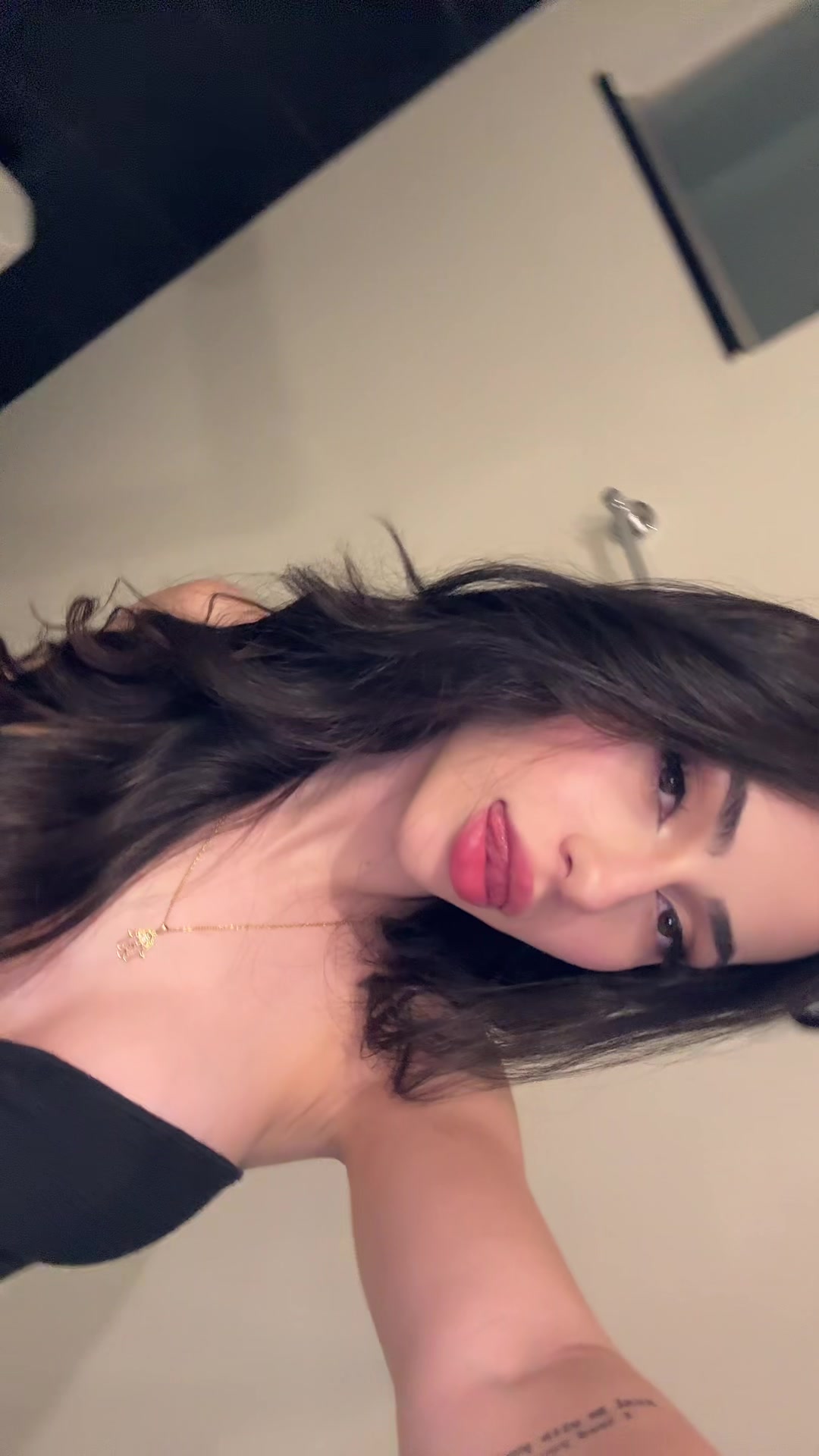 @vi.omoura