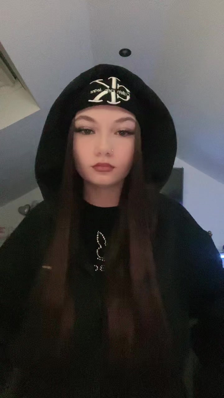 @charlyne