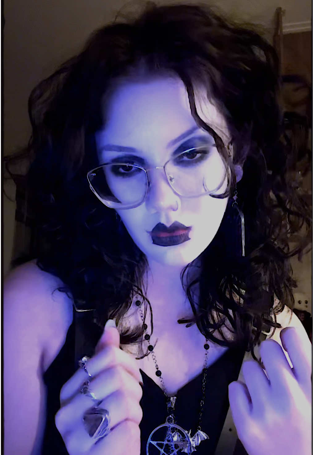 @Lofey🦇💫