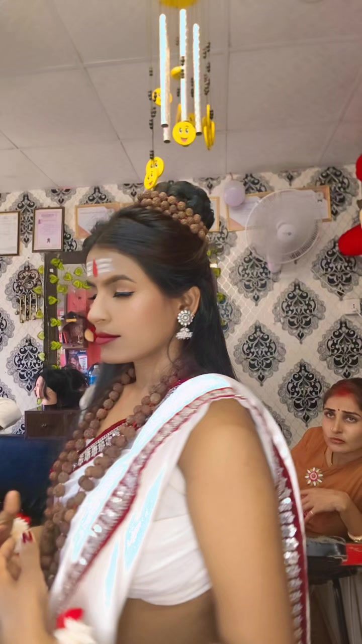 @Pari Beauty parlour (Puja)