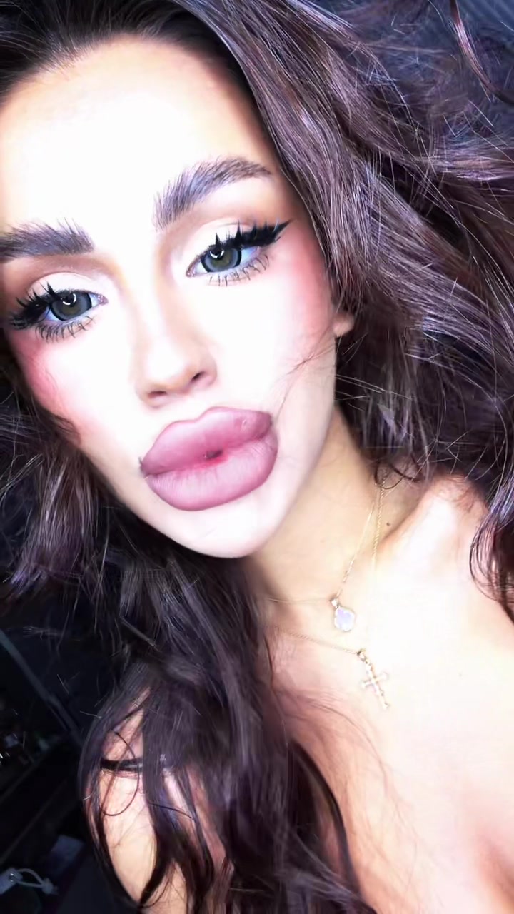 @adelinamarhuda