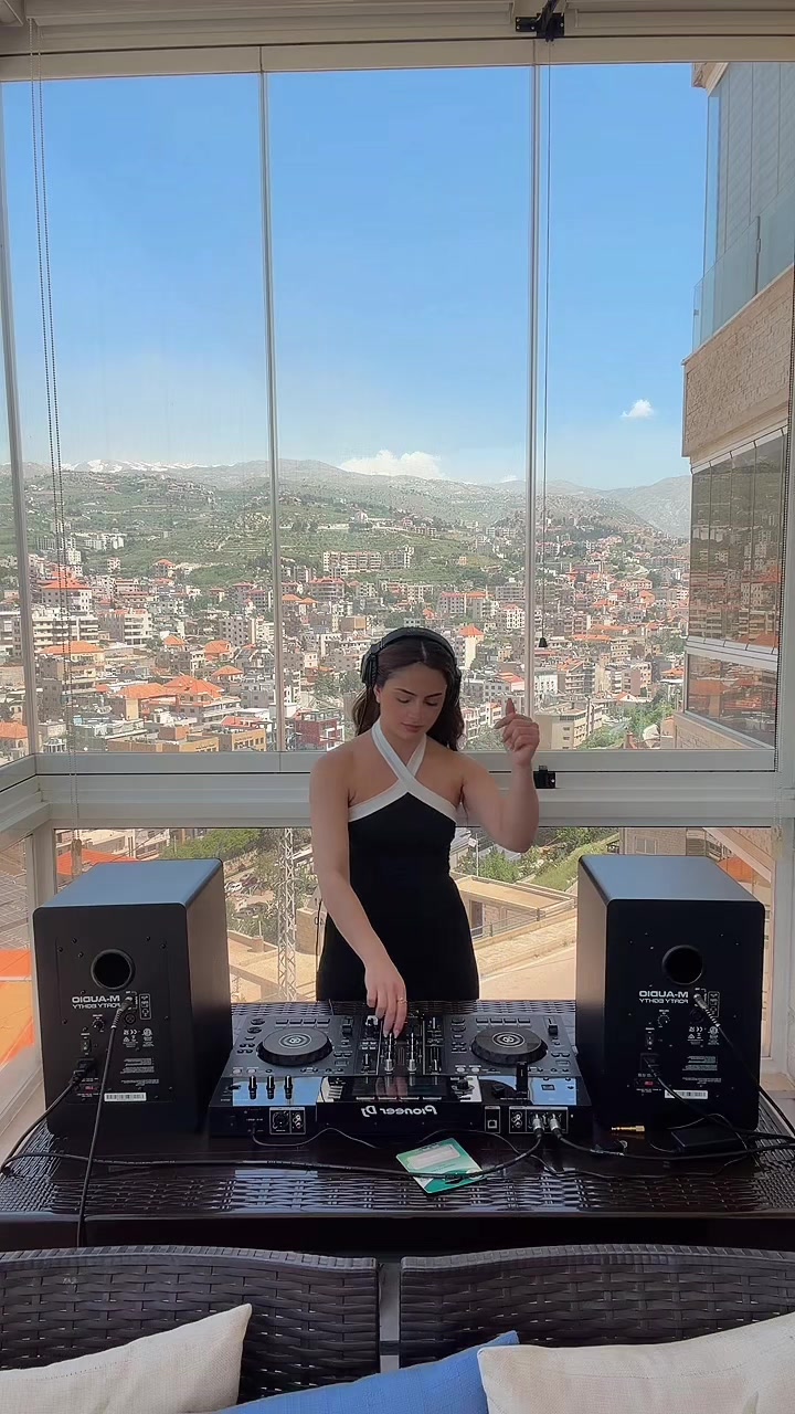 @Dj Suzy