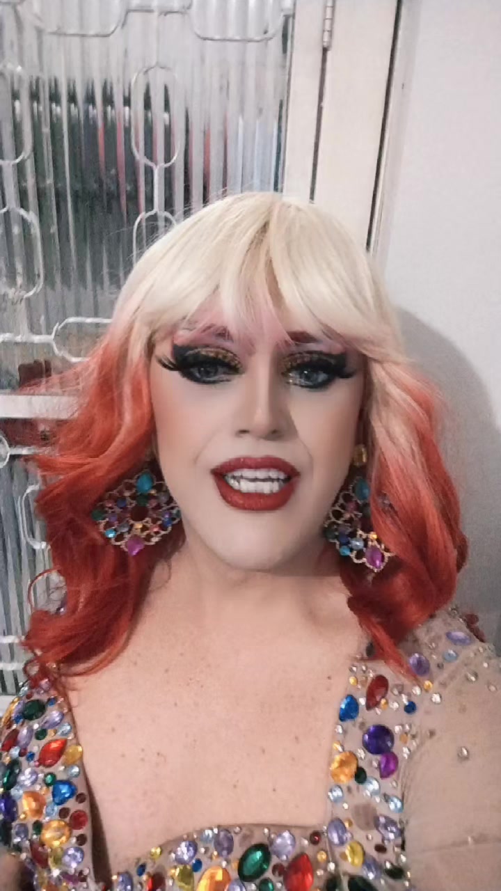 @Drag Tiffany