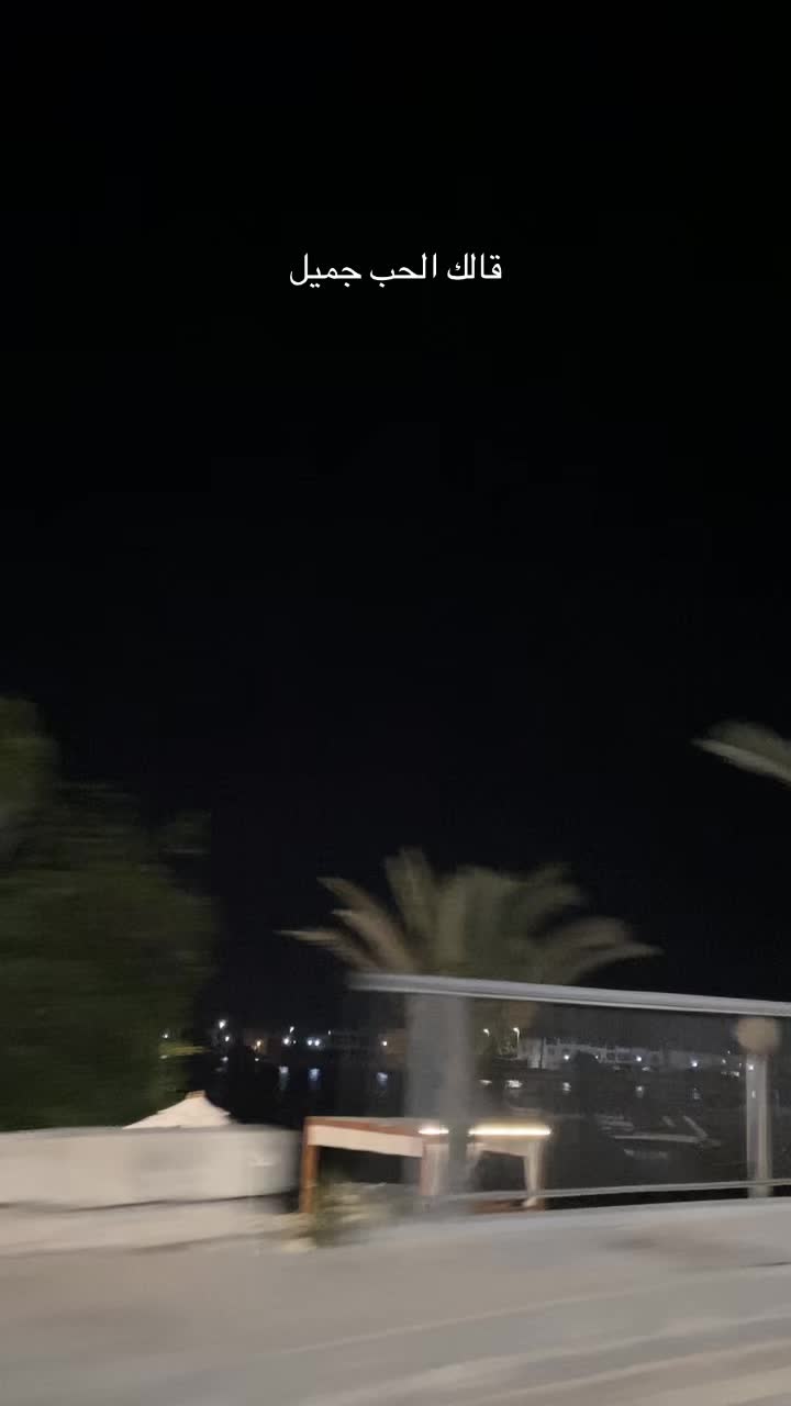 @•