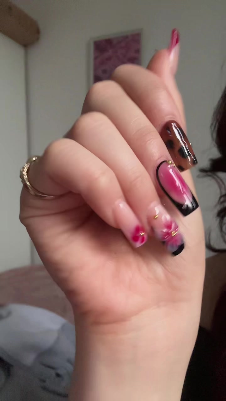 @elisa naz