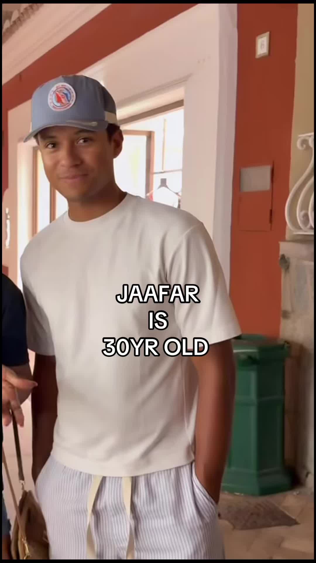 @𑣿