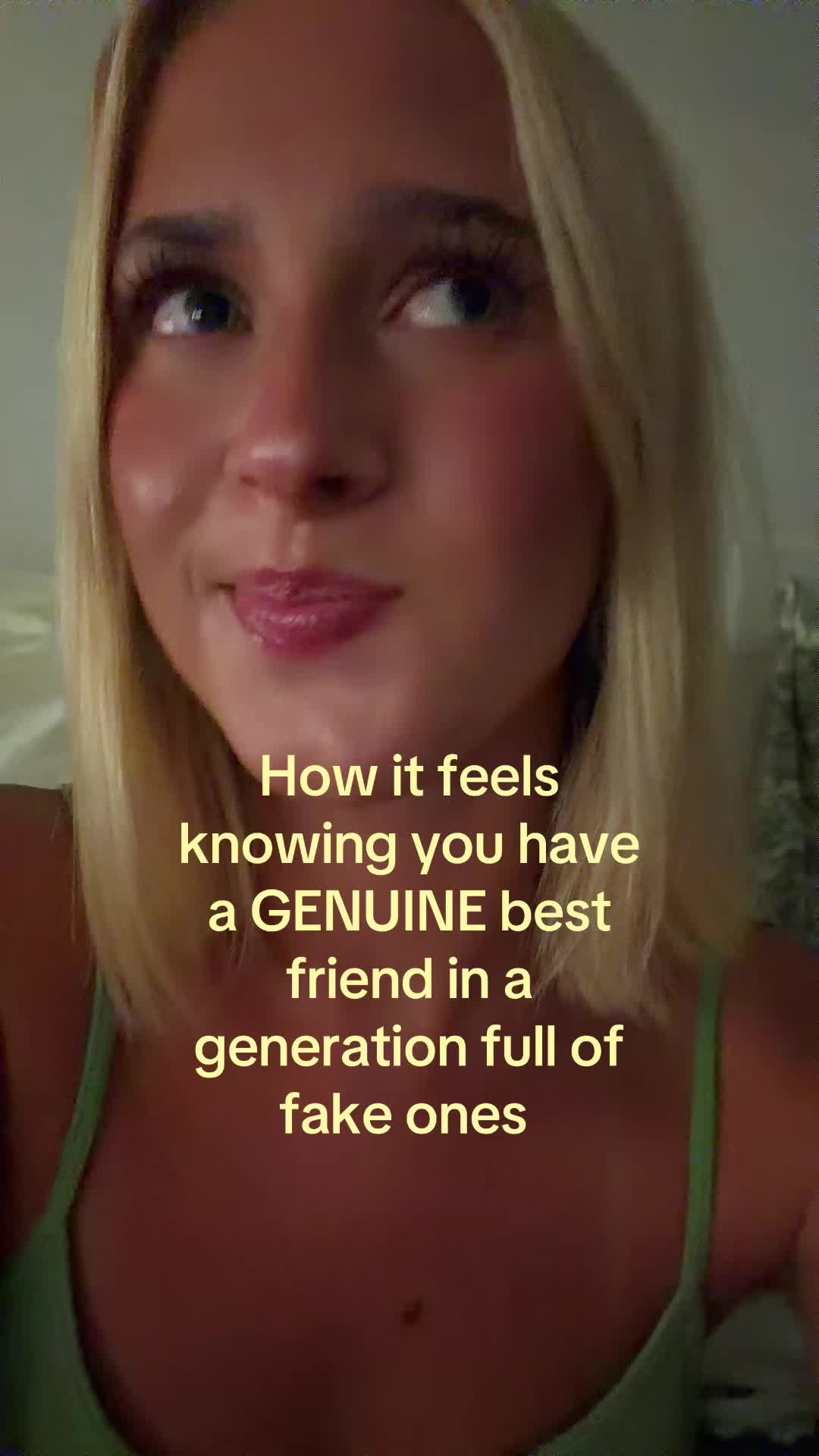 @theelliebarker