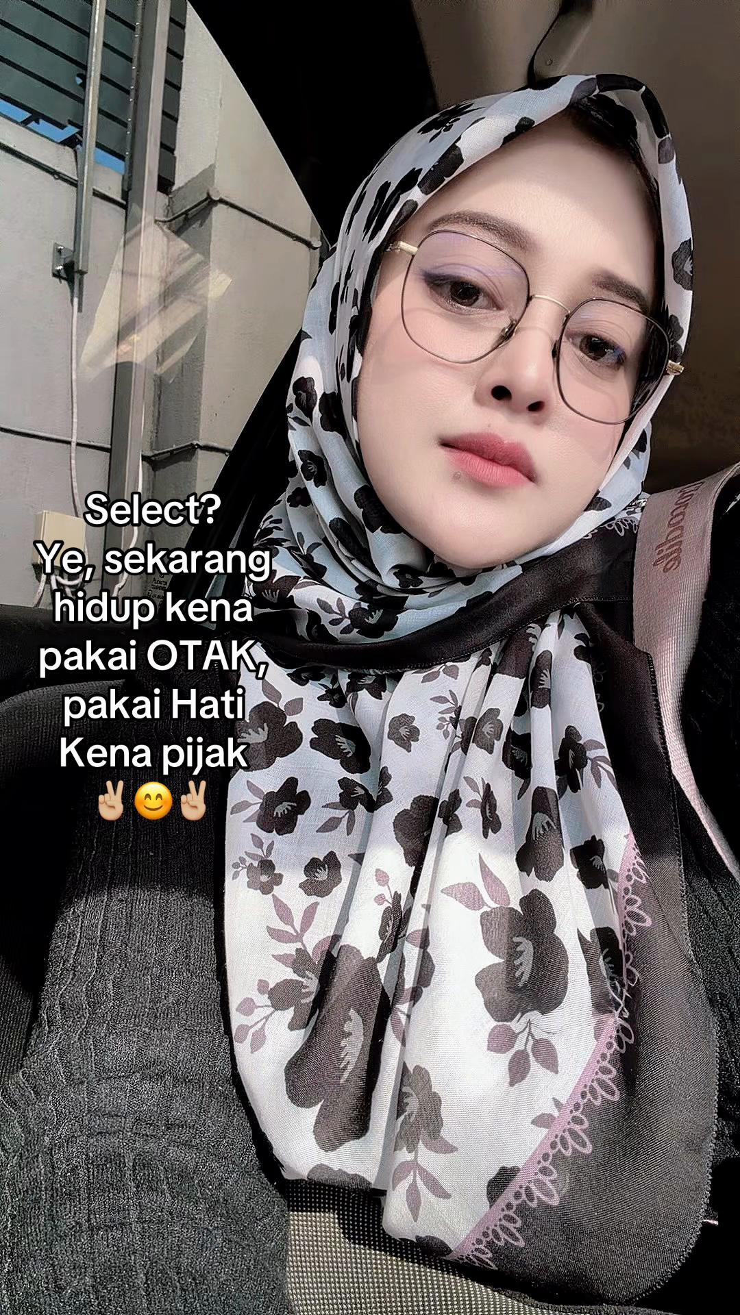 @_๐ช๐๐๐ฌ๐๐๐_
