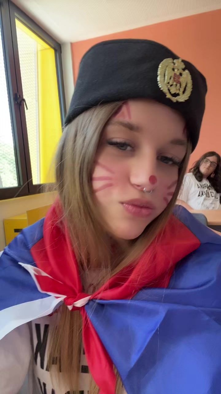 @⃟