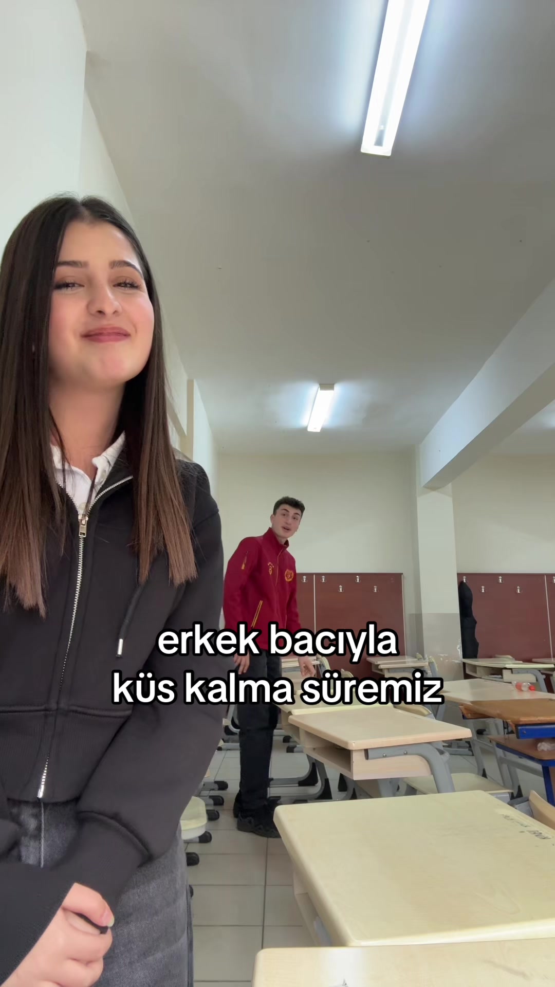 @EK.