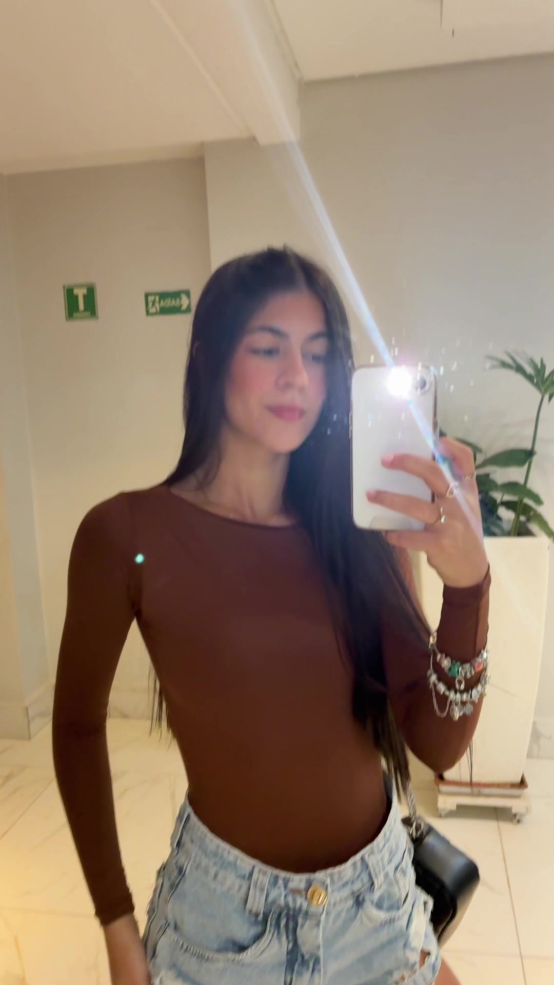@melzinha_moraess