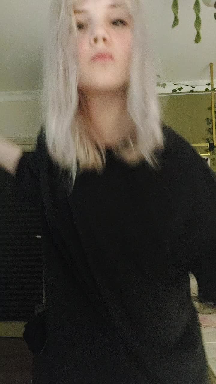 @аня