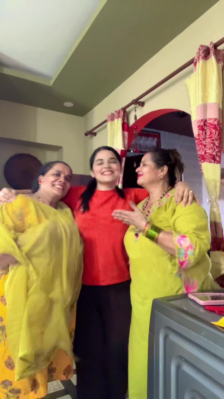 @Aakriti Neupane (सुन्दरि)