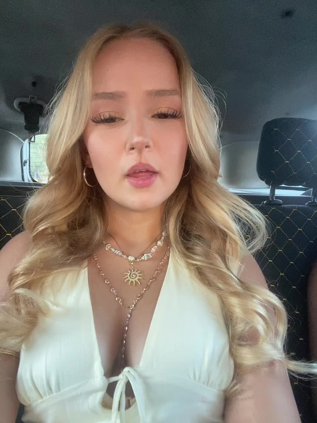 @𝑳𝒊𝒗𝒂☀️