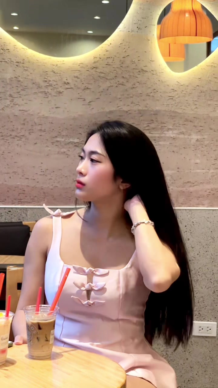 @Phượng th&iacute;ch ngắm m&acirc;y