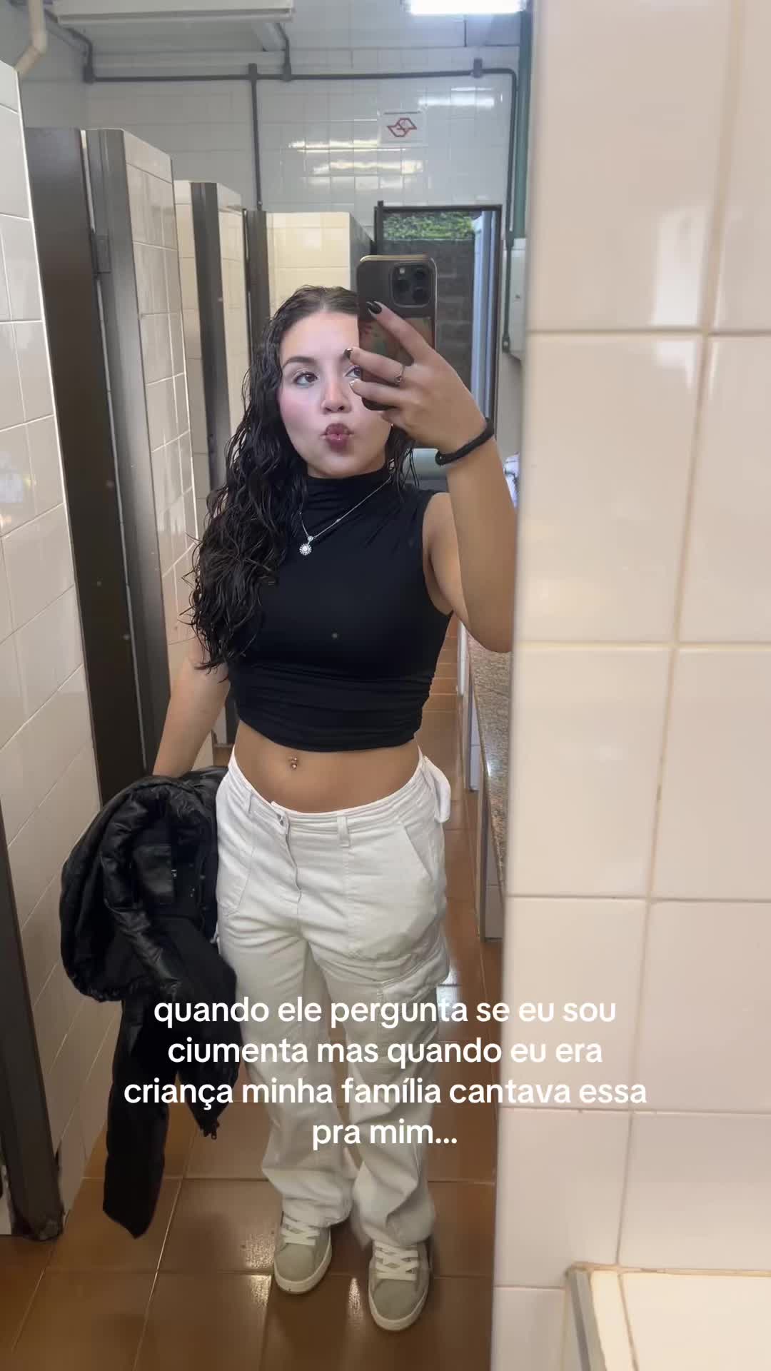 @laragomess