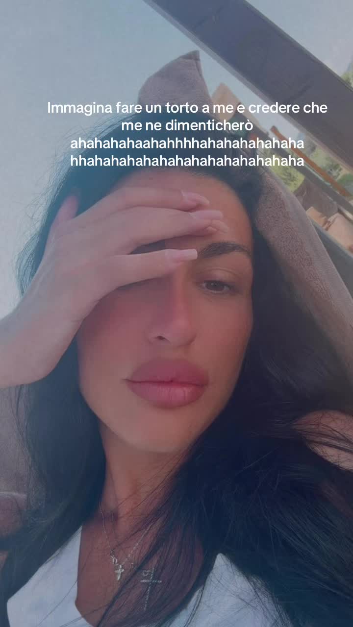 @Carlottavenosi