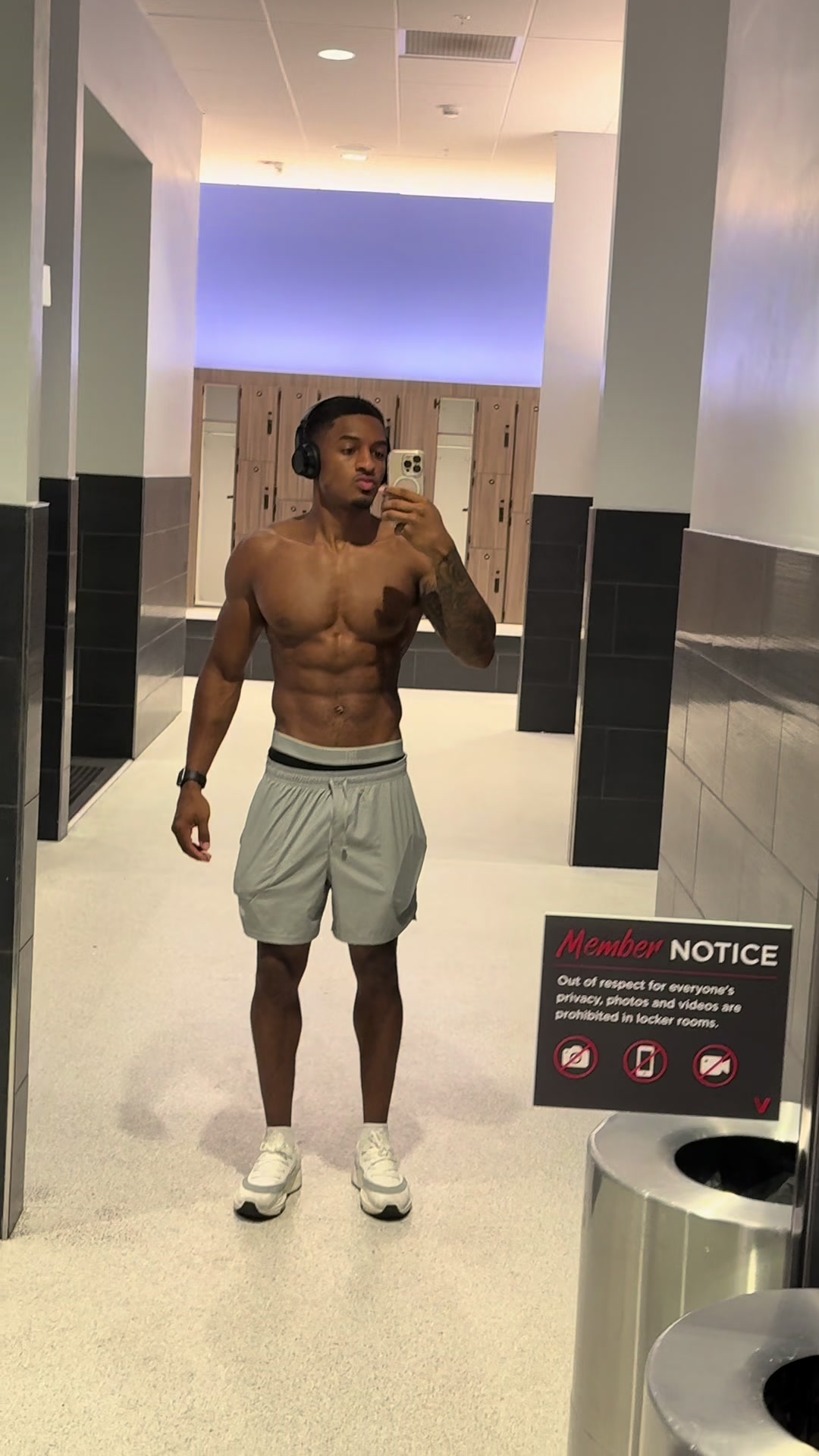 @Avii.