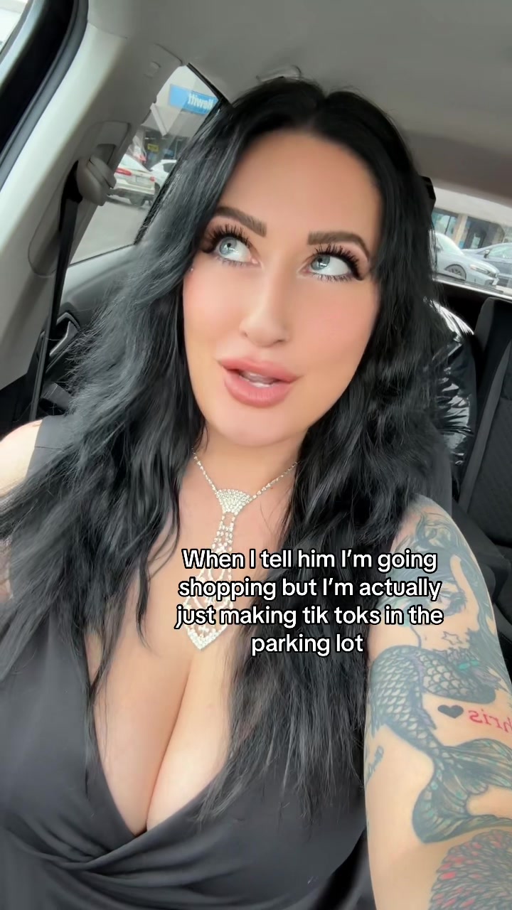 @Valentina Marie