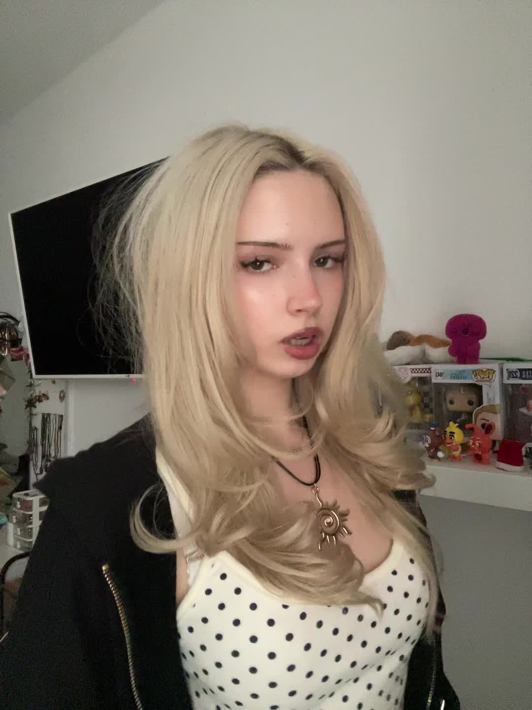 @angelina