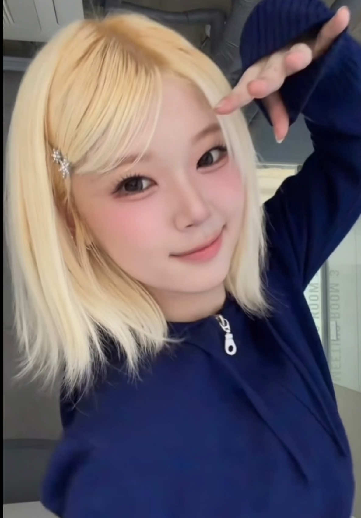 @UNIS