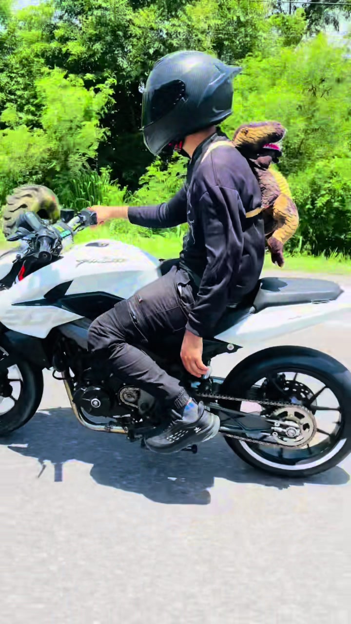@Super Jav&iuml; 099