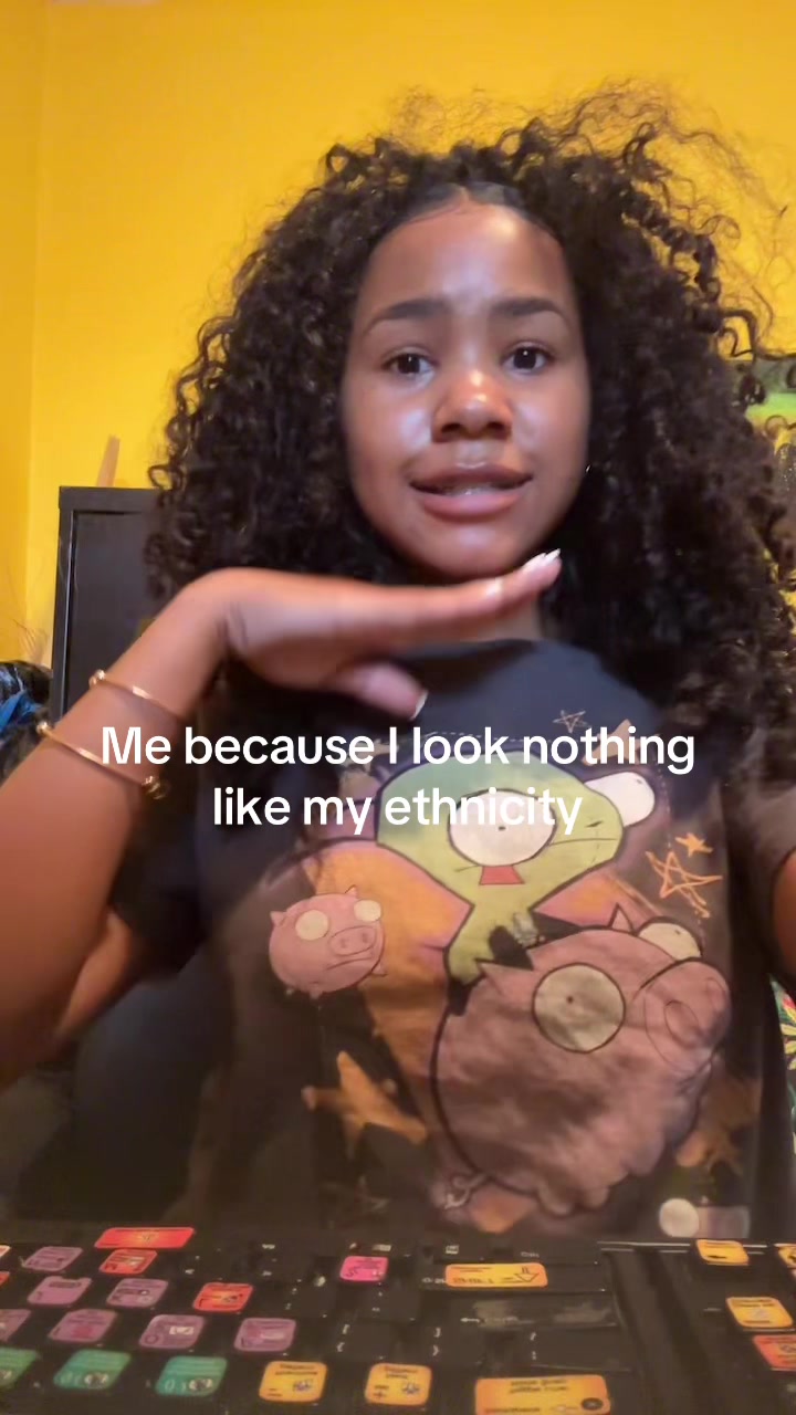 @Curlsbyhana