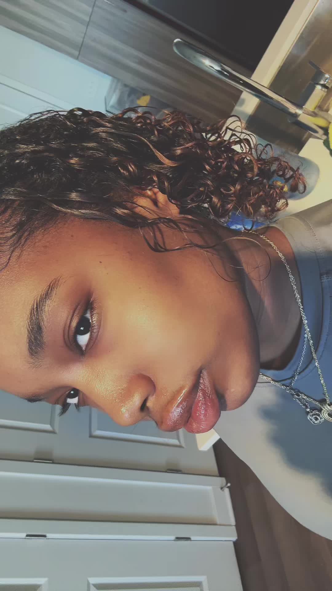 @twinvuzis