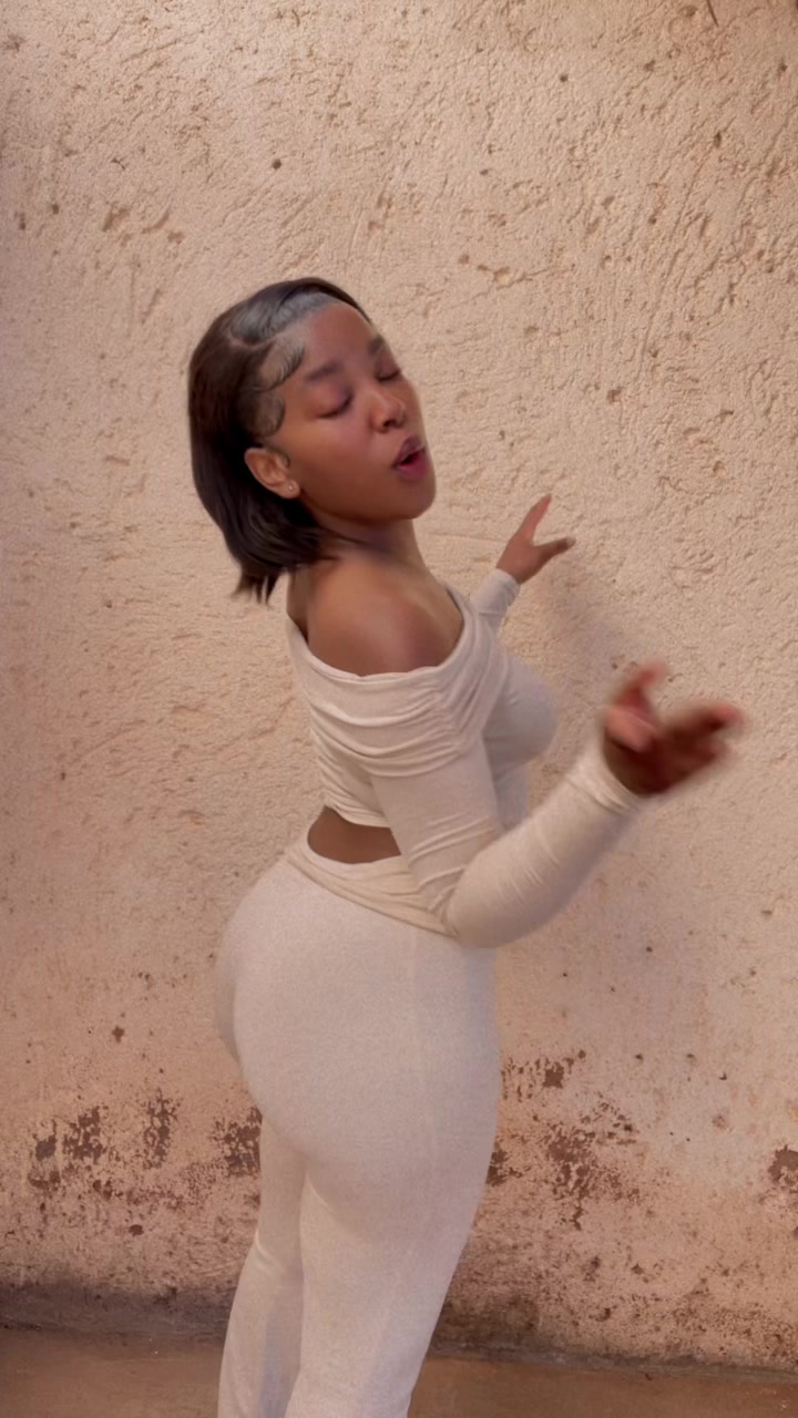 @leratomanamela20
