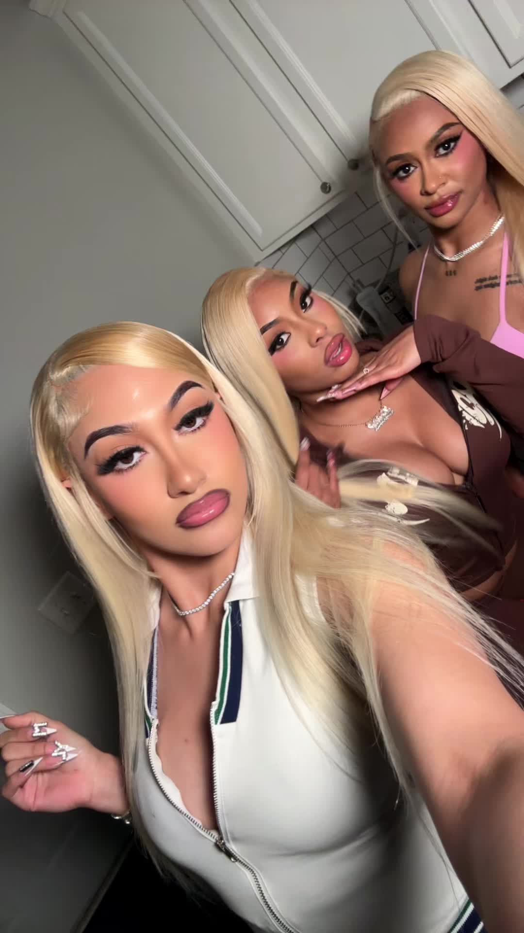@MYLIANA