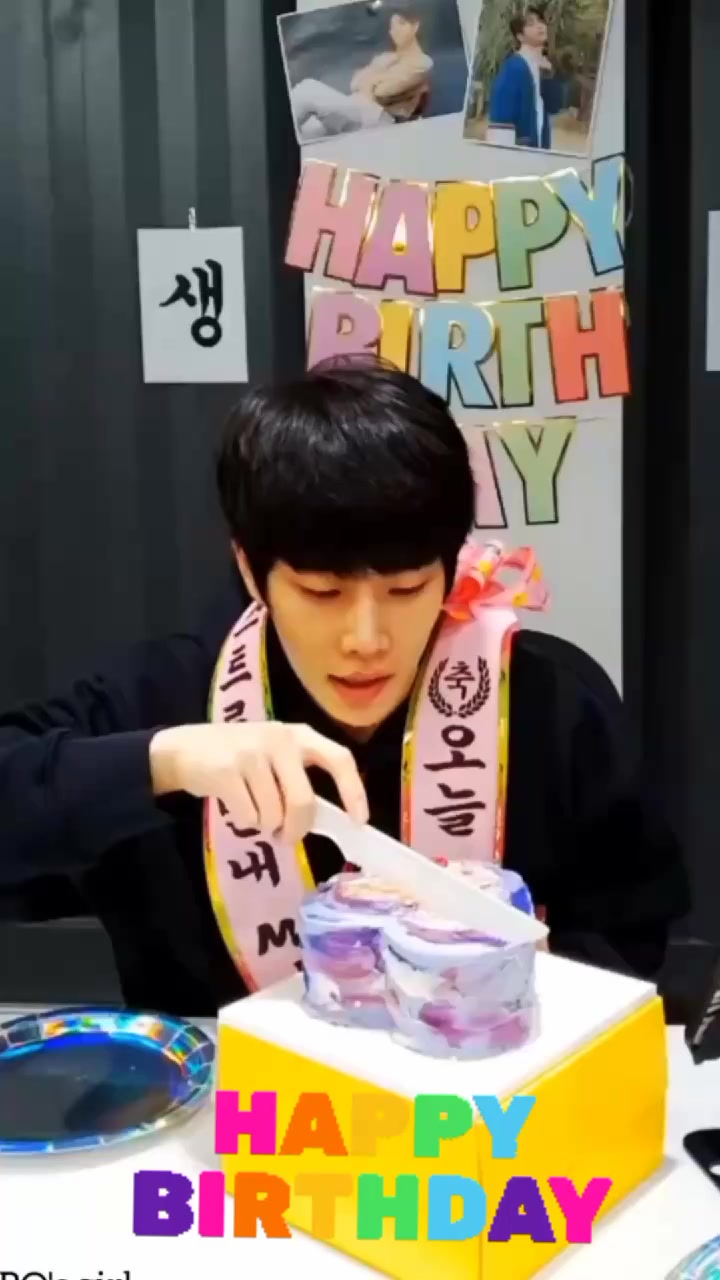 @MOONBIN a tu memoria 🕊️🤍✨
