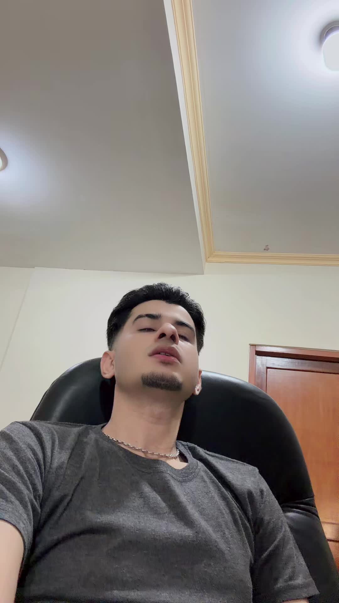 @UsmanEllahi_