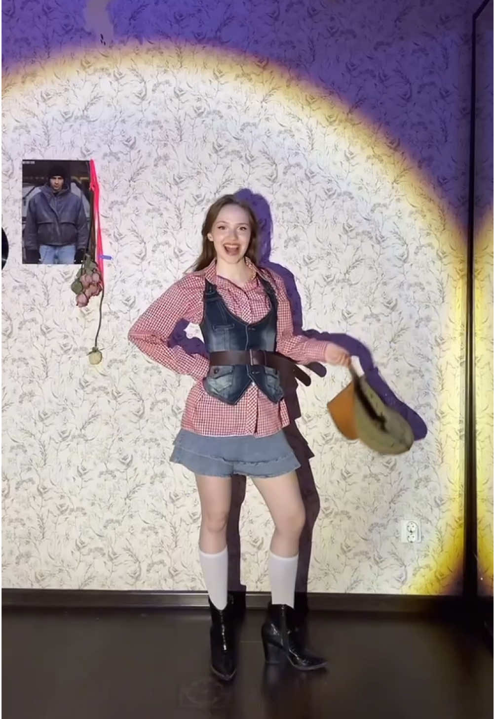 @:D